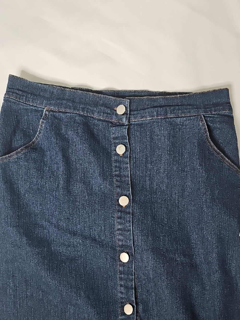 Button-Front Dark Denim Midi Skirt - Picture 3 of 4